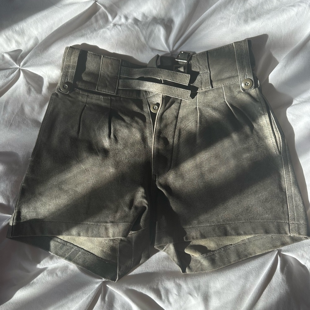 100% leather vintage shorts